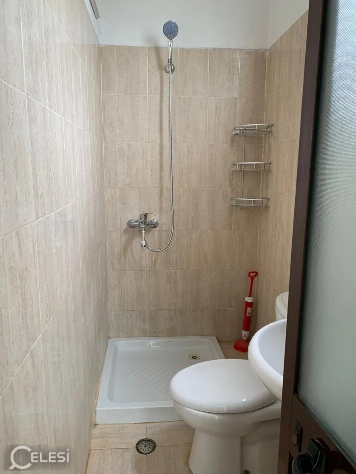 Tirane, jepet me qera Vile 1+1+Ballkon Kati 4, 48 m² 350 € (Rruga e Dibres)