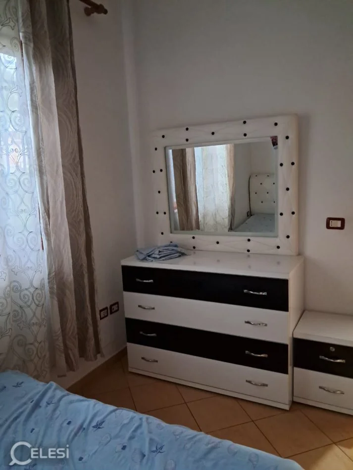 Tirane, jepet me qera shtepi 1+1+Ballkon Kati 1, 72 m² 300 € (Bulevardi i Ri)