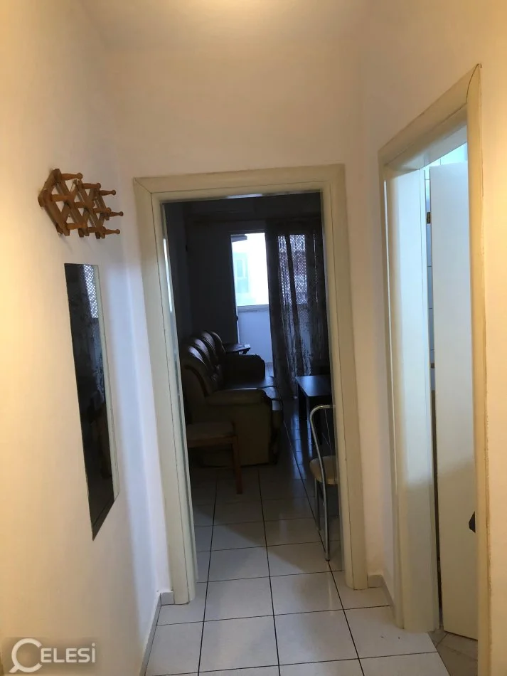 Tirane, jepet me qera apartament 1+1+Ballkon Kati 3, 58 m² 400 € (rr. Telo Ndini)
