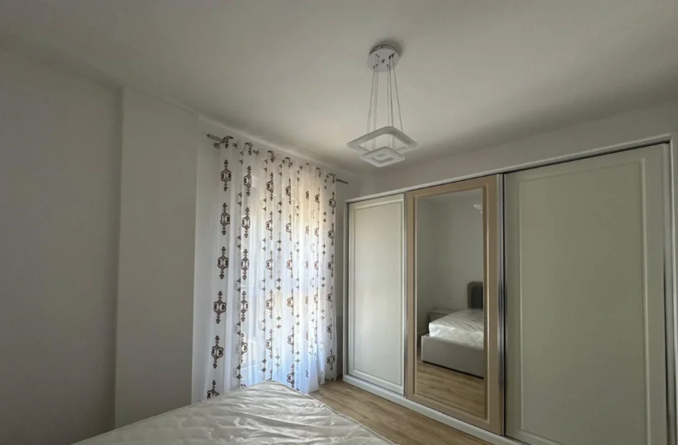 Tirane, jepet me qera apartament 1+1 Kati 9, 72 m² 600 € (Don Bosko, Komples Trio-Tower.)