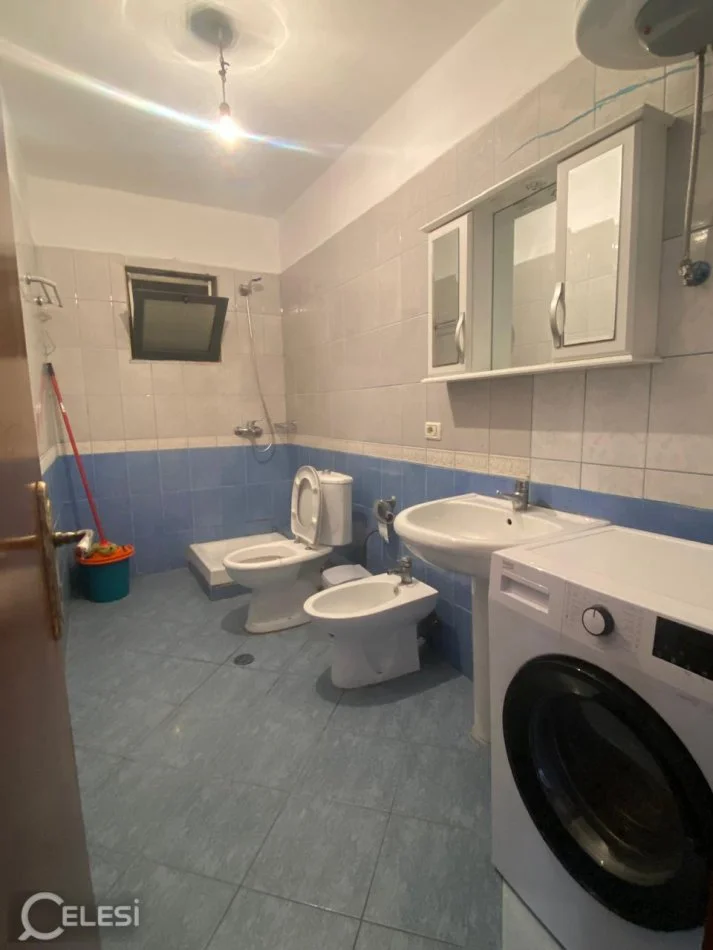 Tirane, jepet me qera apartament 2+1+Ballkon Kati 3, 90 m² 350 € (Kompleksi Malajzian)