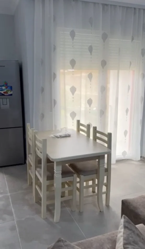 Tirane, shitet apartament 1+1 Kati 3, 67 m² 95.000 € (Ali Demi, Markata e vjeter, Rruga Pasho Hysa.)