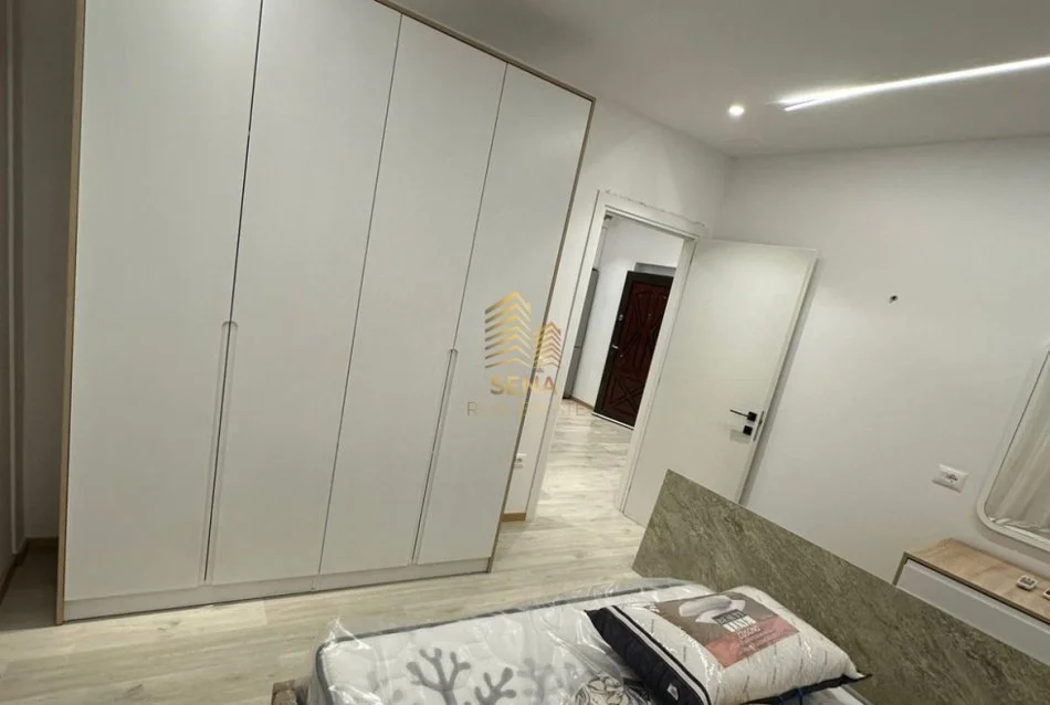 Tirane, jepet me qera apartament 1+1 Kati 1, 55 m² 650 € (Zogu i Zi)