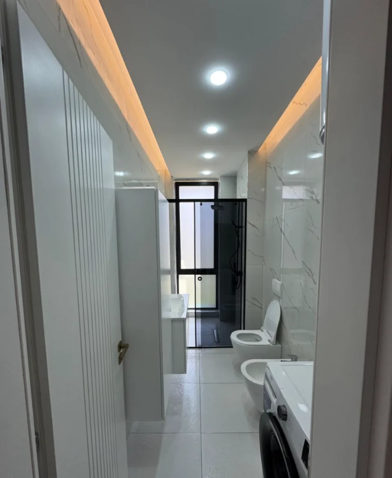 Tirane, jepet me qera apartament 1+1+Ballkon Kati 6, 76 m² 700 € (Bulevardi i Ri)