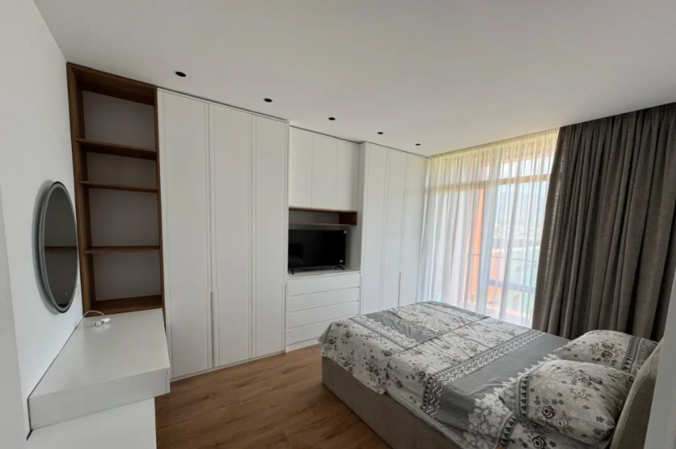Tirane, jepet me qera apartament 1+1+Ballkon Kati 6, 76 m² 700 € (Bulevardi i Ri)