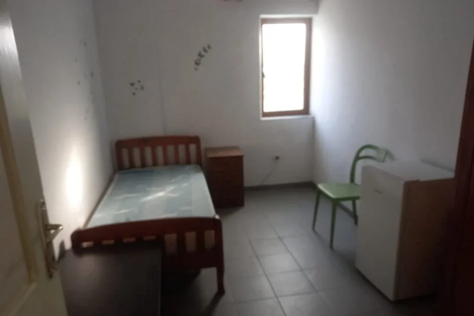 Tirane, jepet me qera apartament 3+1+Ballkon Kati 2, 120 m² 500 € (Rruga Bajram Allaraj)