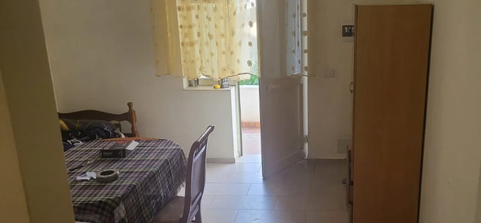 Tirane, jepet me qera apartament 1+1 Kati 2, 50 m² 270 € (rruga petro nini luarasi)