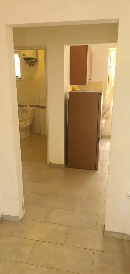 Tirane, jepet me qera apartament 1+1 Kati 2, 50 m² 270 € (rruga petro nini luarasi)