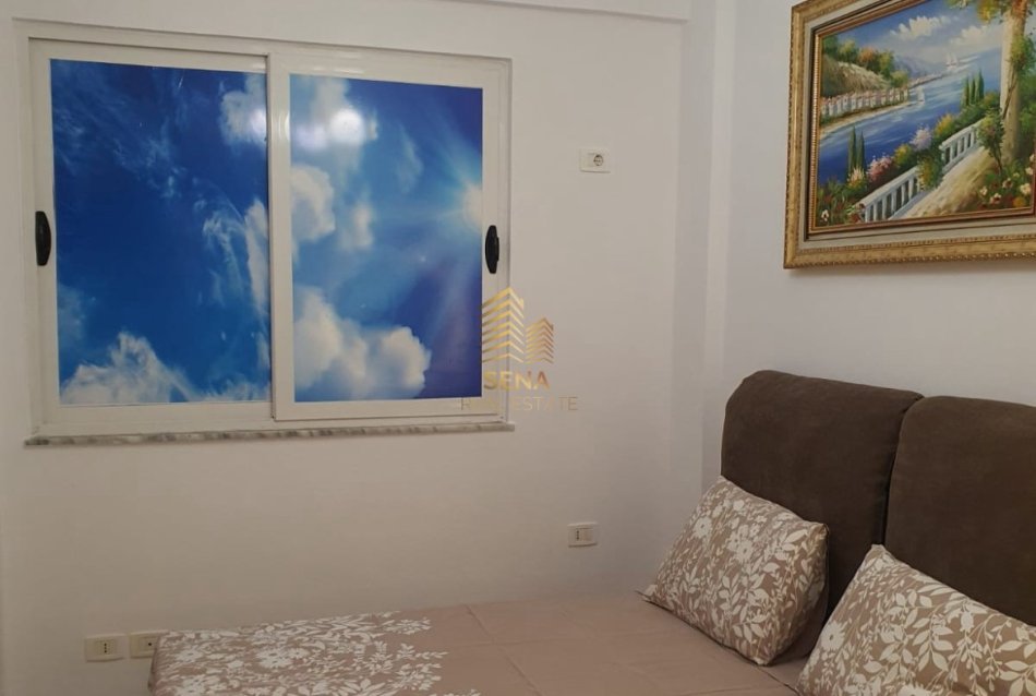 Tirane, jepet me qera apartament 1+1+Ballkon Kati 3, 60 m² 600 € (Kodra e Diellit)
