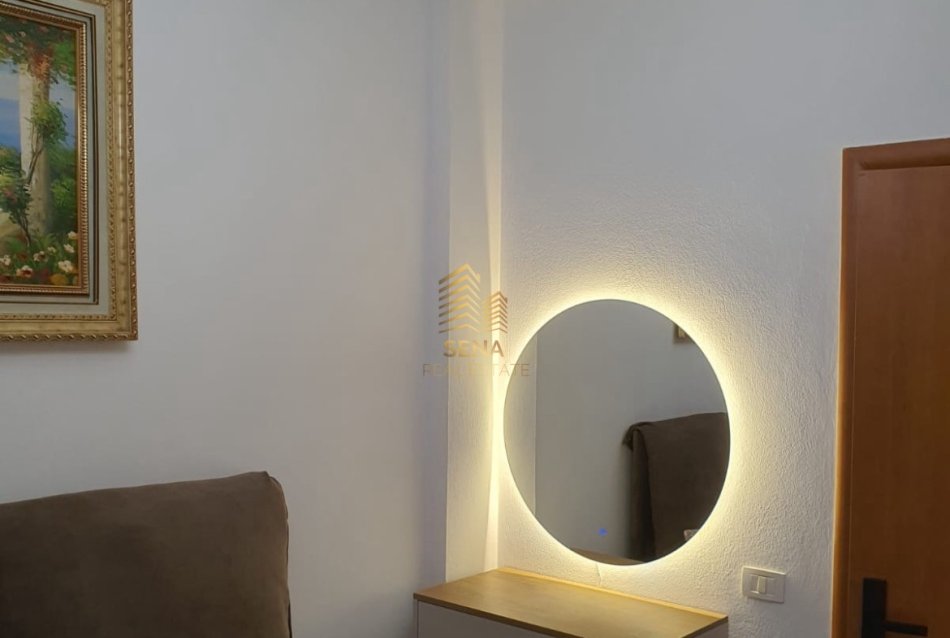 Tirane, jepet me qera apartament 1+1+Ballkon Kati 3, 60 m² 600 € (Kodra e Diellit)