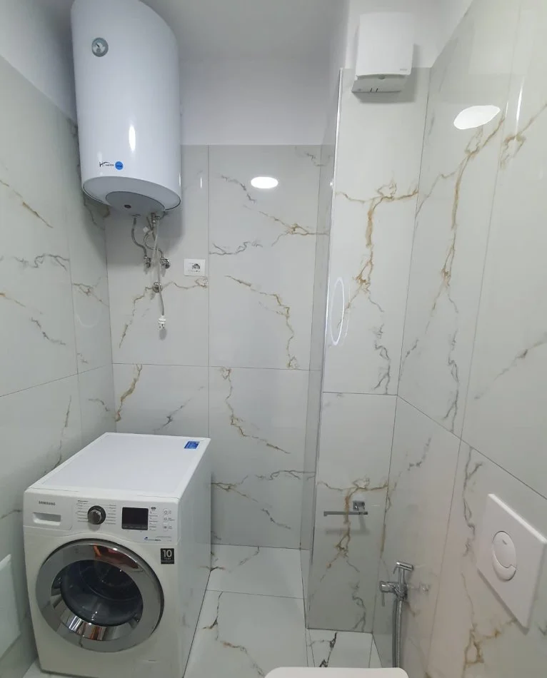 Tirane, jepet me qera apartament 1+1 Kati 3, 60 m² 550 € (Tek Foto Eden, Rruga Vorpsi)
