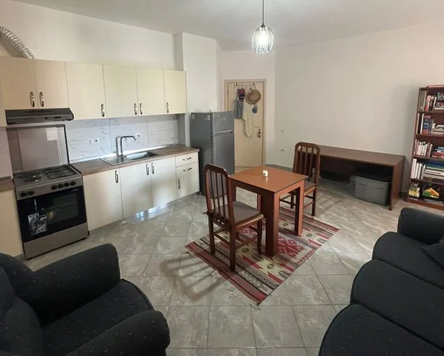 Tirane, jepet me qera apartament 1+1 Kati 2, 70 m² 480 € (Rruga Peti, prane Viles Dobi, tek Liaeni i Thate)