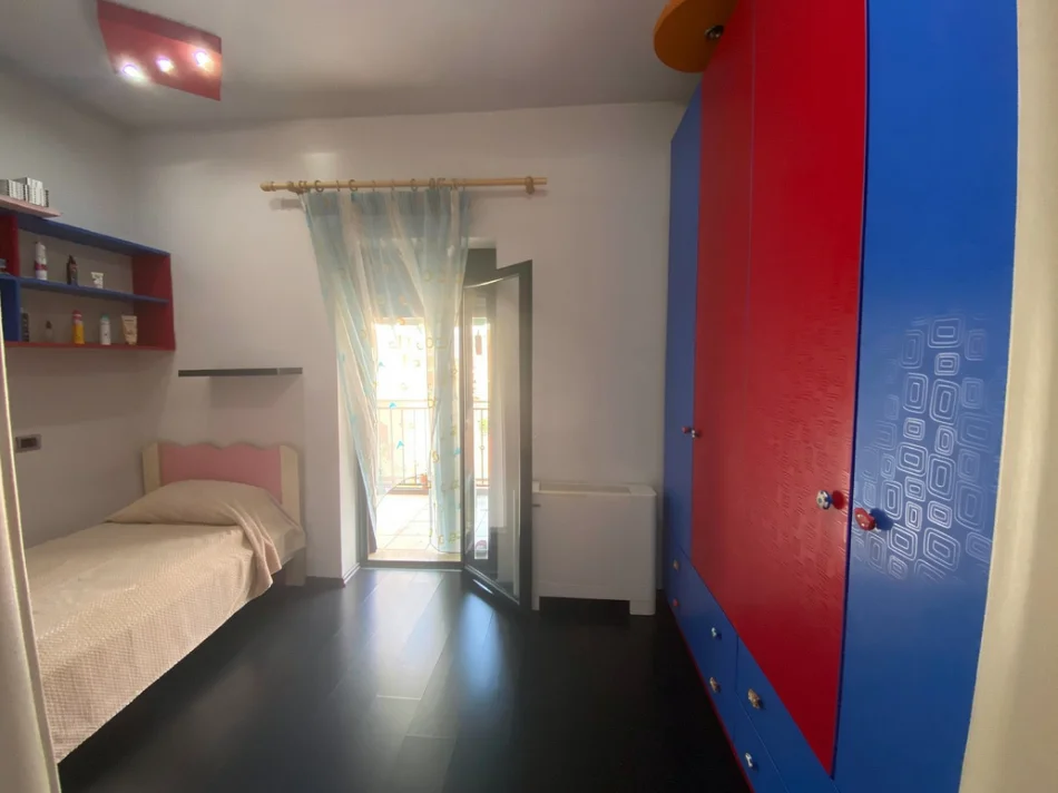 Tirane, shitet apartament 2+1 Kati 4, 82 m² 168.000 € (Rruga e Durresit)