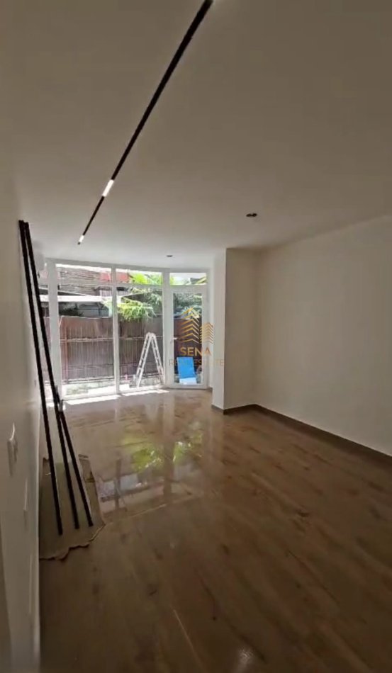 Tirane, jepet me qera ambjent biznesi Kati 0, 50 m² 500 € (Rruga Qemal Stafa – 50m Larg Unazes)