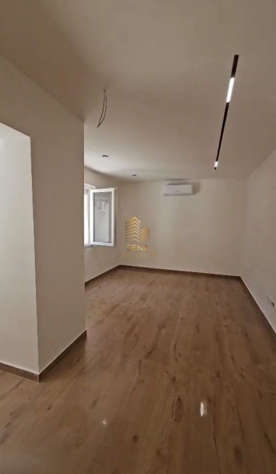 Tirane, jepet me qera ambjent biznesi Kati 0, 50 m² 500 € (Rruga Qemal Stafa – 50m Larg Unazes)