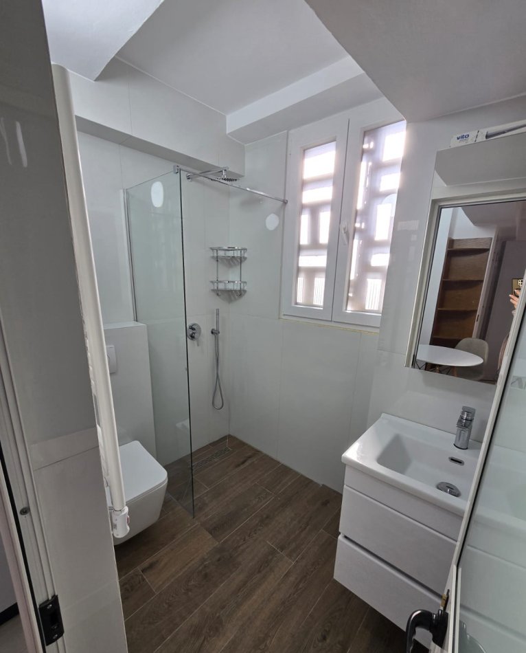 Tirane, jepet me qera garsonier Kati 2, 34 m² 500 € (Ne Qender te Tiranes)