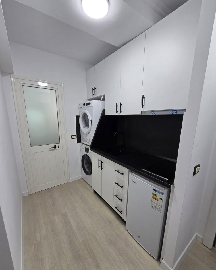 Tirane, jepet me qera garsonier Kati 2, 34 m² 500 € (Ne Qender te Tiranes)