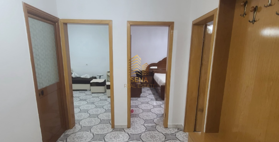 Tirane, jepet me qera apartament 2+1+Ballkon Kati 4, 80 m² 400 € (Rruga Belul Hatibi)