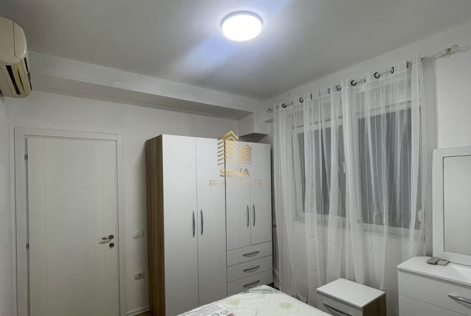Tirane, jepet me qera apartament 1+1 Kati 1, 60 m² 500 € (Rruga Hamdi Sina)