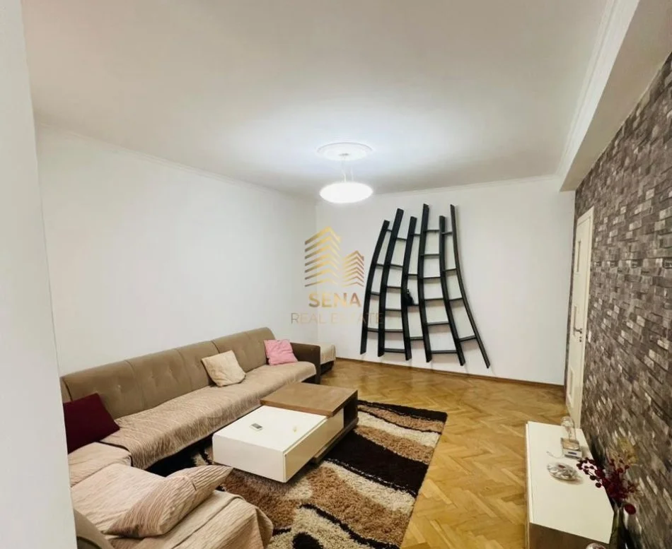 Tirane, jepet me qera apartament 3+1 Kati 2, 135 m² 650 € (Don Bosko)