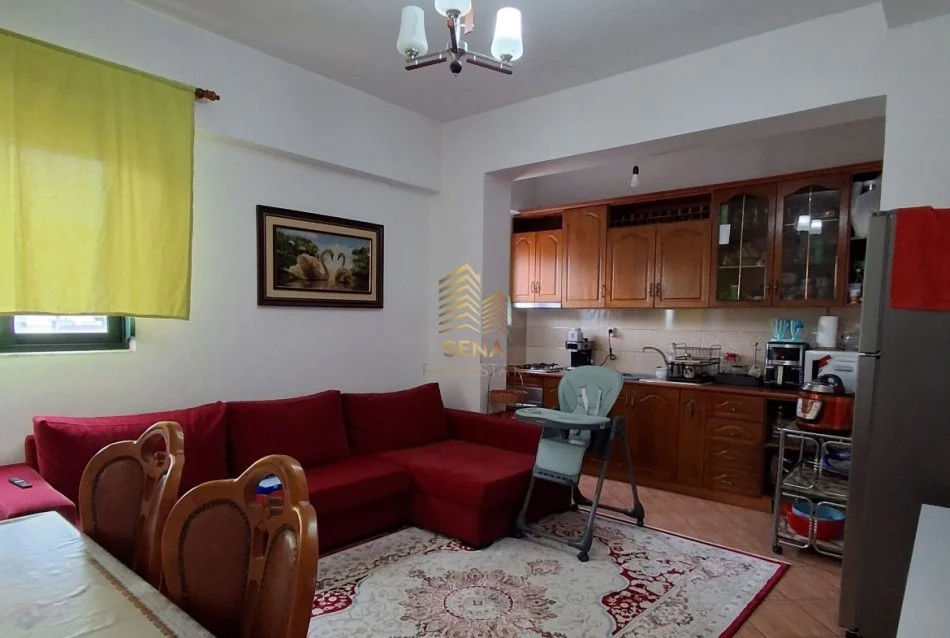 Tirane, shitet apartament 2+1+Ballkon Kati 5, 85 m² 180.000 € (Tirana e Re, perballe Delijorgjit)