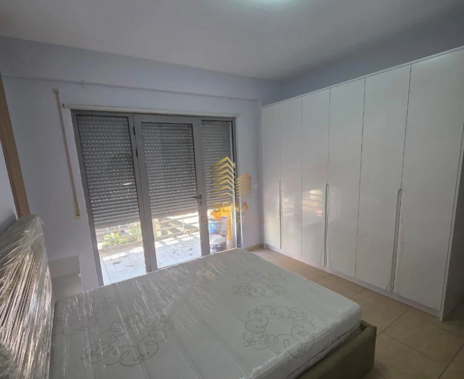 Tirane, jepet me qera apartament 1+1+Ballkon Kati 2, 68 m² 500 € (5 Maji, Pallatet Concord)