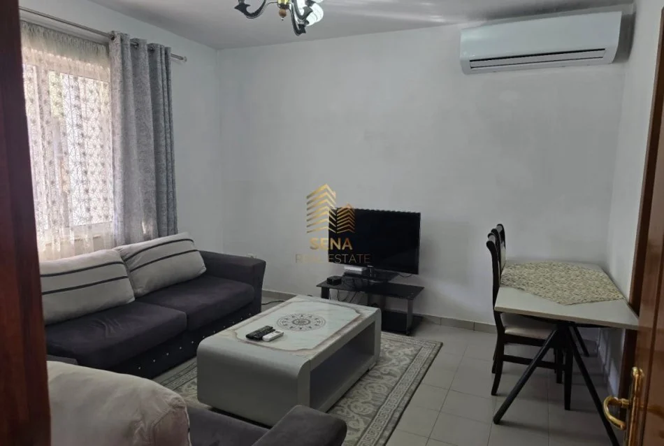 Tirane, jepet me qera apartament 2+1 Kati 1, 120 m² 400 € (Laprake)