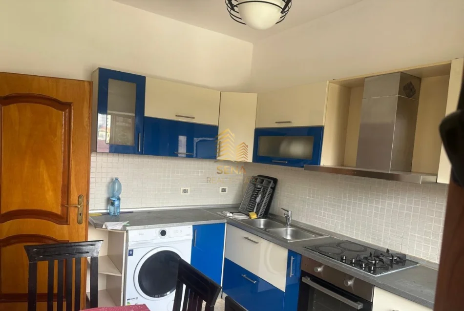 Tirane, jepet me qera apartament 2+1 Kati 2, 90 m² 380 € (Astir)