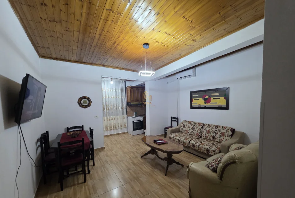 Tirane, jepet me qera apartament 1+1 Kati 3, 75 m² 400 € 