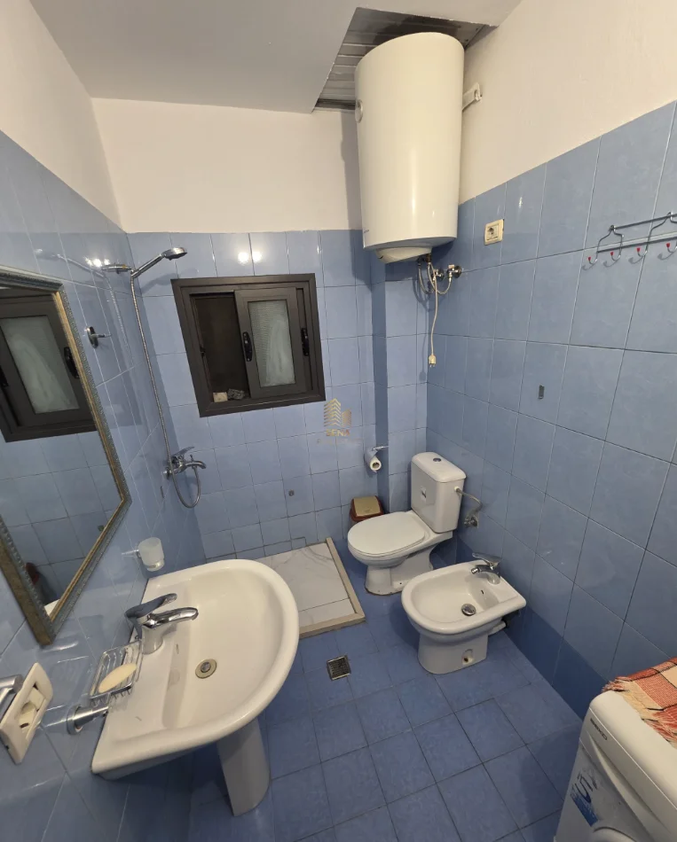 Tirane, jepet me qera apartament 1+1 Kati 3, 75 m² 400 € 