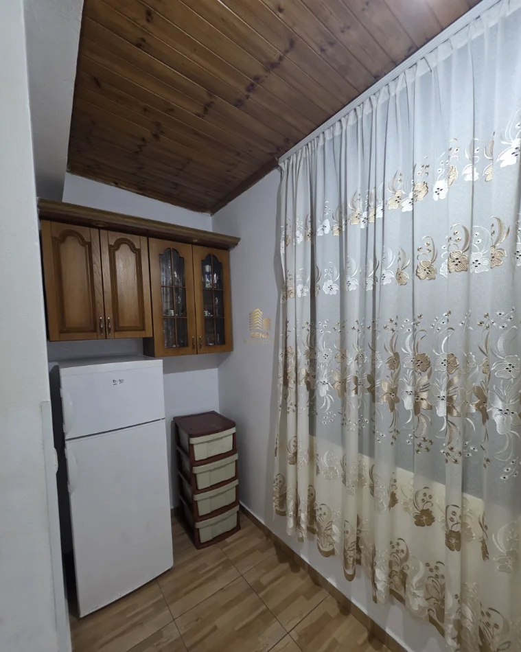 Tirane, jepet me qera apartament 1+1 Kati 3, 75 m² 400 € 