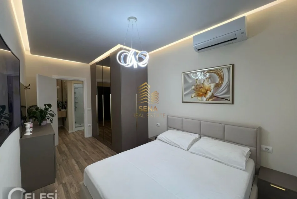 Tirane, jepet me qera apartament 1+1+Ballkon Kati 4, 70 m² 900 € (Rruga e Kosovareve)
