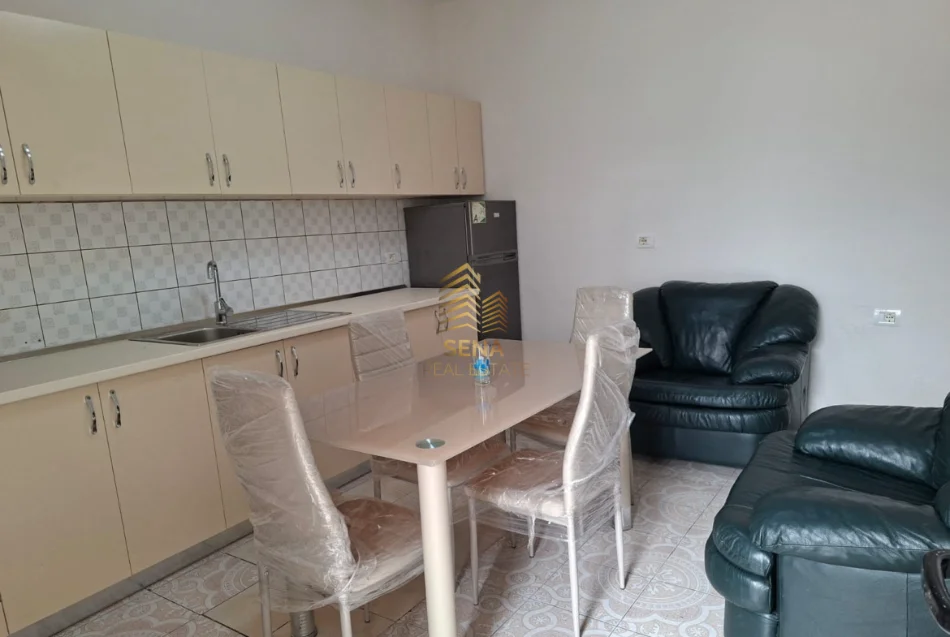 Tirane, jepet me qera apartament 1+1 Kati 1, 70 m² 380 € (Rruga Bardhyl)