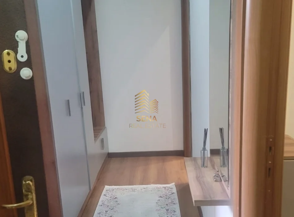 Tirane, jepet me qera apartament 1+1 Kati 1, 62 m² 600 € (Qender)