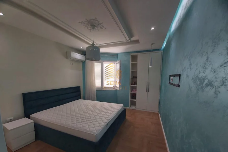 Tirane, jepet me qera apartament 2+1+Ballkon Kati 6, 90 m² 550 € (Ali Demi)