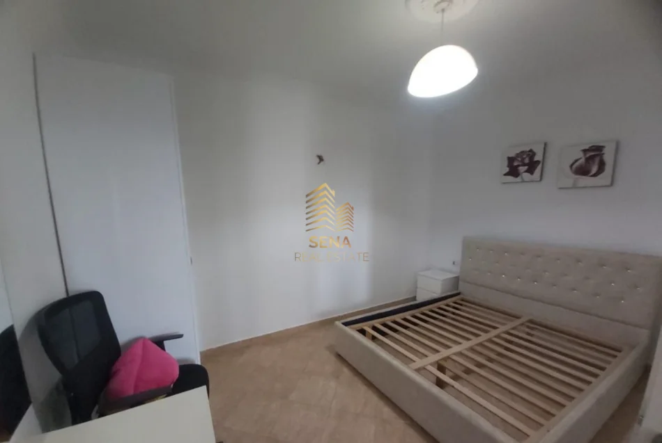 Tirane, jepet me qera apartament 2+1+Ballkon Kati 6, 90 m² 550 € (Ali Demi)