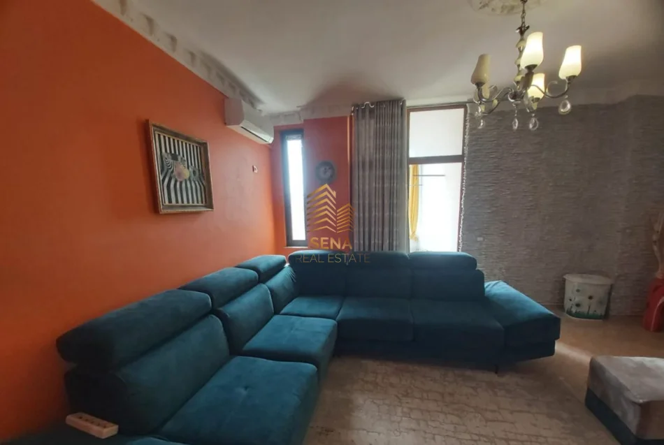Tirane, jepet me qera apartament 2+1+Ballkon Kati 6, 90 m² 550 € (Ali Demi)