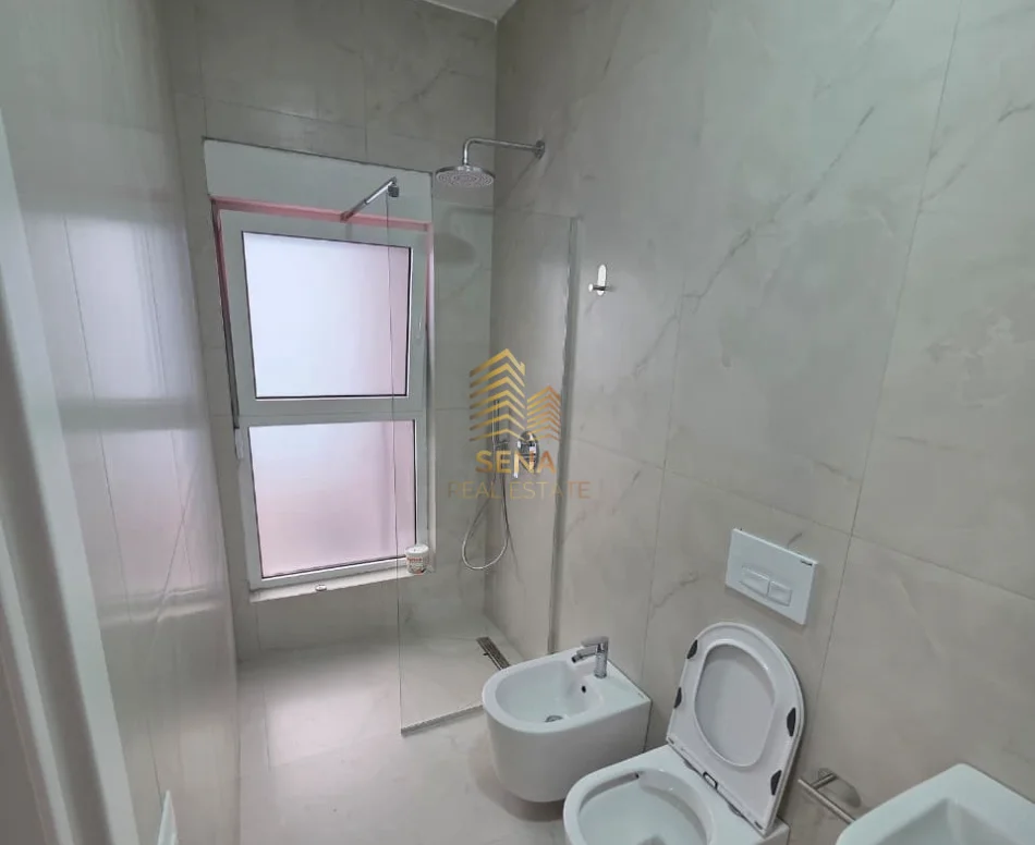 Tirane, jepet me qera apartament 2+1 Kati 8, 75 m² 500 € (Ali demi)