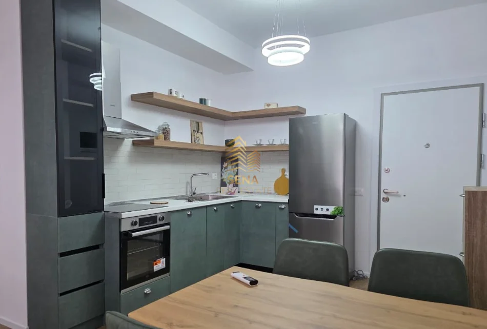 Tirane, jepet me qera apartament 2+1 Kati 8, 75 m² 500 € (Ali demi)