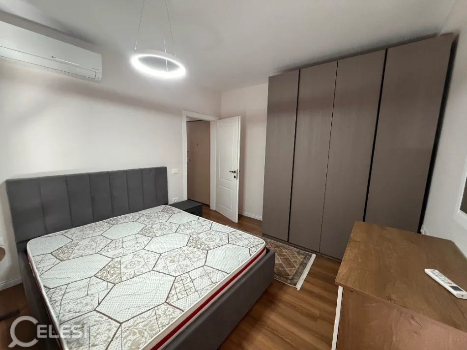 Tirane, jepet me qera apartament 2+1+Ballkon Kati 2, 67 m² 750 € (Rruga Mahmut Fortuzi)