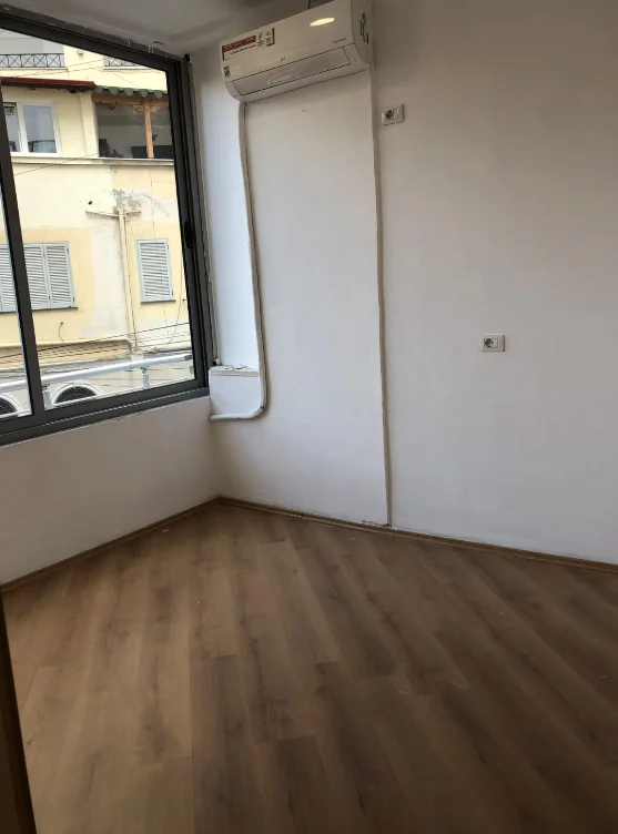 Tirane, jepet me qera ambjent biznesi Kati 1, 80 m² 900 € 