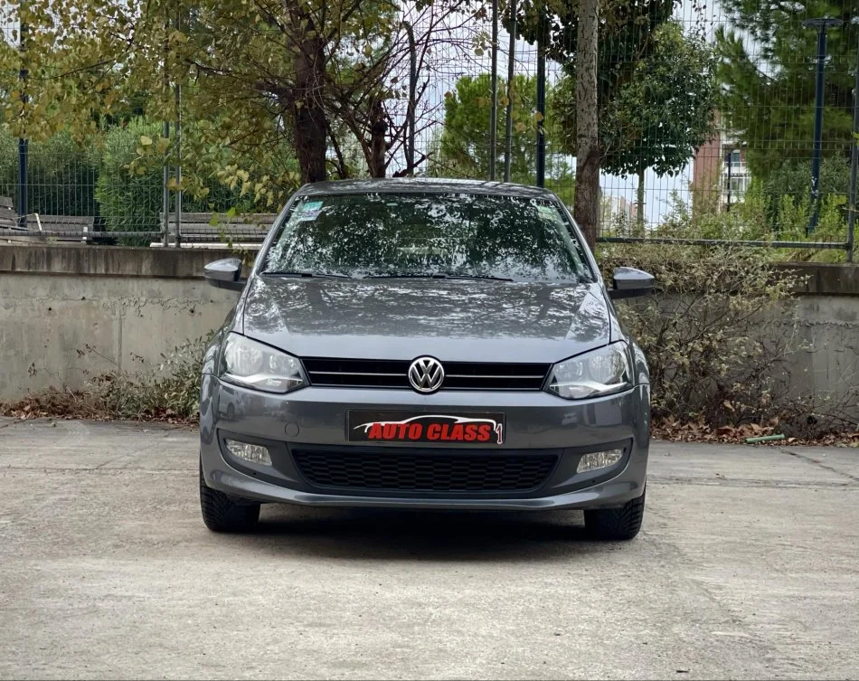 Tirane, shes makine VW POLO Nafte, gri e erret manuale Kondicioner 154.000 km 5.290 €