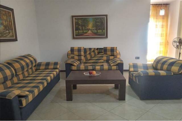 Tirane, jepet me qera apartament 1+1+BLK Kati 7, 64 m² 450 Euro (Ish ekpozita)