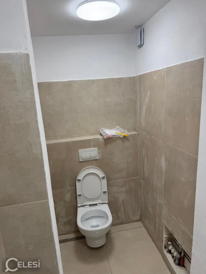 Tirane, jepet me qera dyqan Kati 0, 40 m² 900 € (RRUGA MINE PEZA)