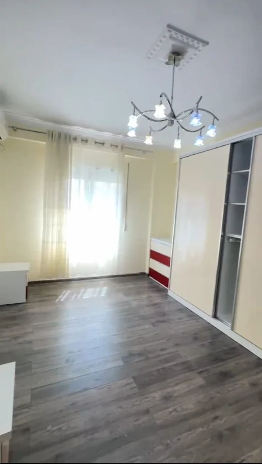 Tirane, shitet apartament 2+1+Ballkon Kati 6, 93 m² 258.000 € (KOPESHTI ZOOLOGJIK)