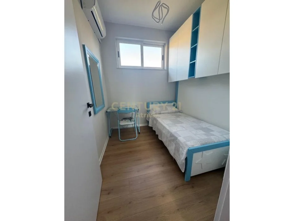 Tirane, jepet me qera apartament 3+1 Kati 2, 90 m² 550 € 