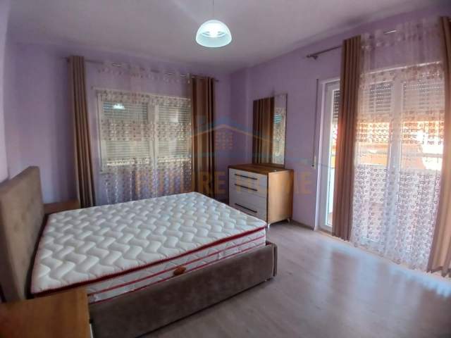 Durres, jepet me qera apartament Kati 2, 130 m² 500 Euro (BLUE STAR)