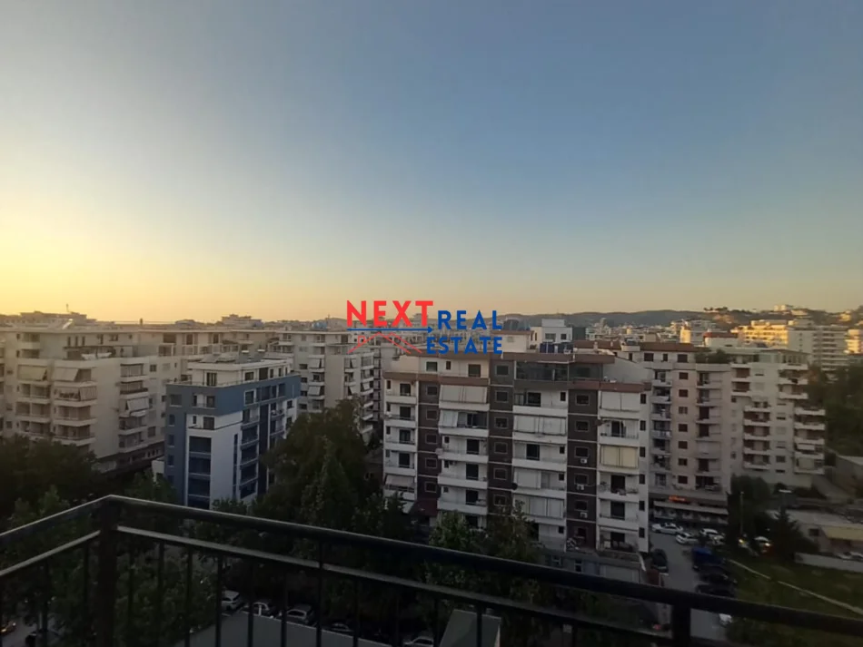 Vlore, jepet me qera shtepi 2+1+Ballkon , 500 € 