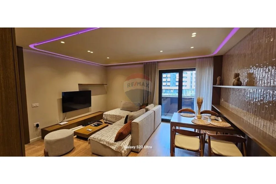 Tirane, jepet me qera apartament 1+1 Kati 1, 76 m² 70.000 € (Oasis Residence)