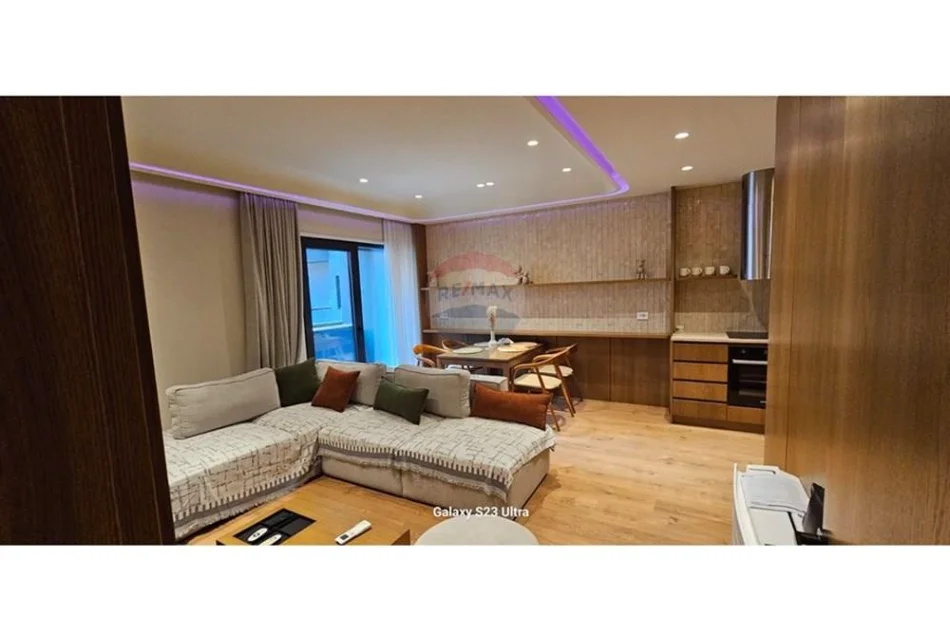 Tirane, jepet me qera apartament 1+1 Kati 1, 76 m² 70.000 € (Oasis Residence)